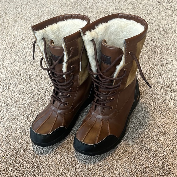 Ugg Boots - Picture 1 of 5